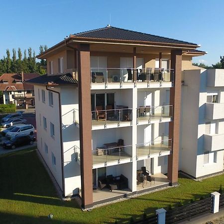 Laguna Beach Apartmanok ชิโอฟก ภายนอก รูปภาพ