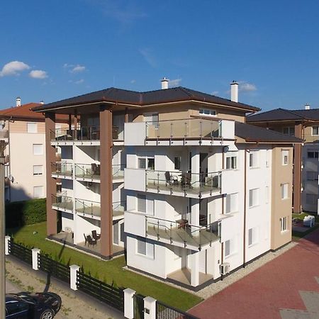 Laguna Beach Apartmanok ชิโอฟก ภายนอก รูปภาพ