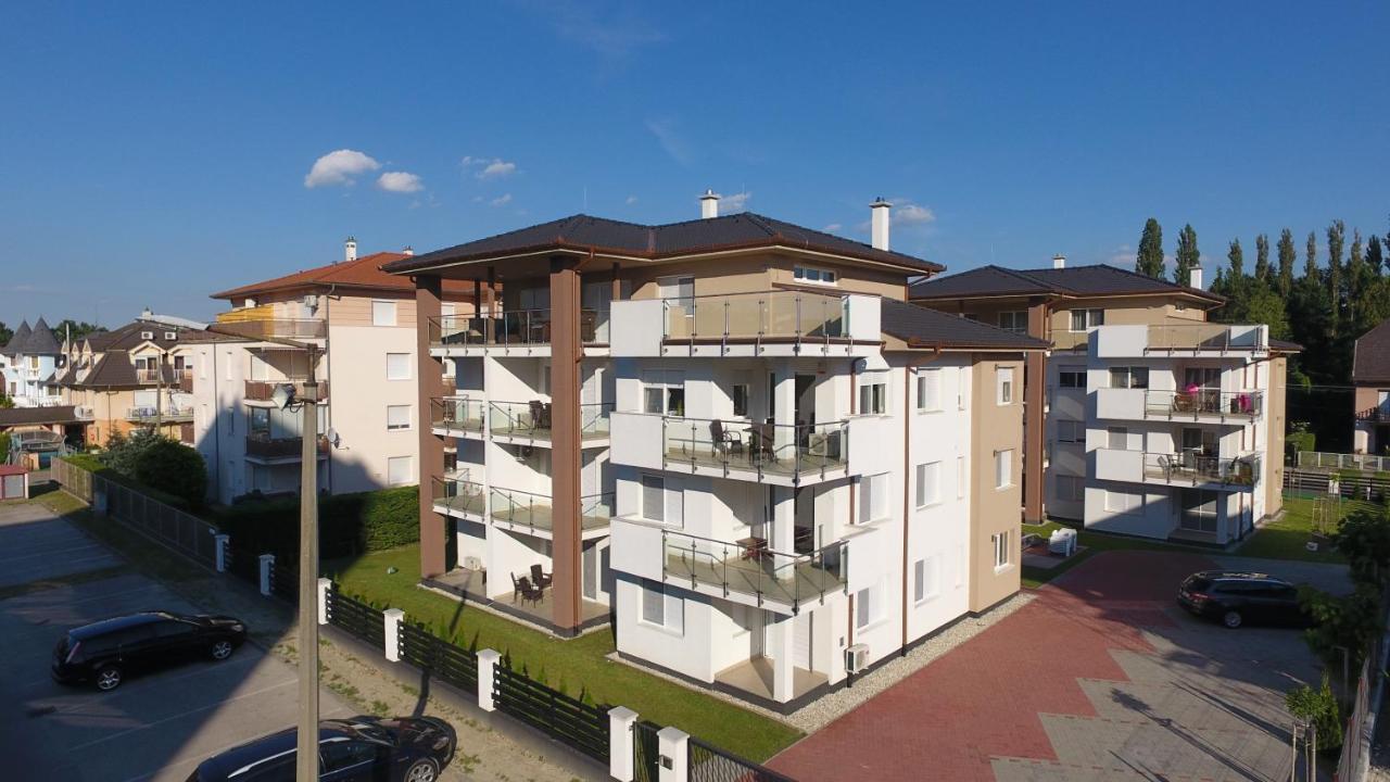 Laguna Beach Apartmanok ชิโอฟก ภายนอก รูปภาพ